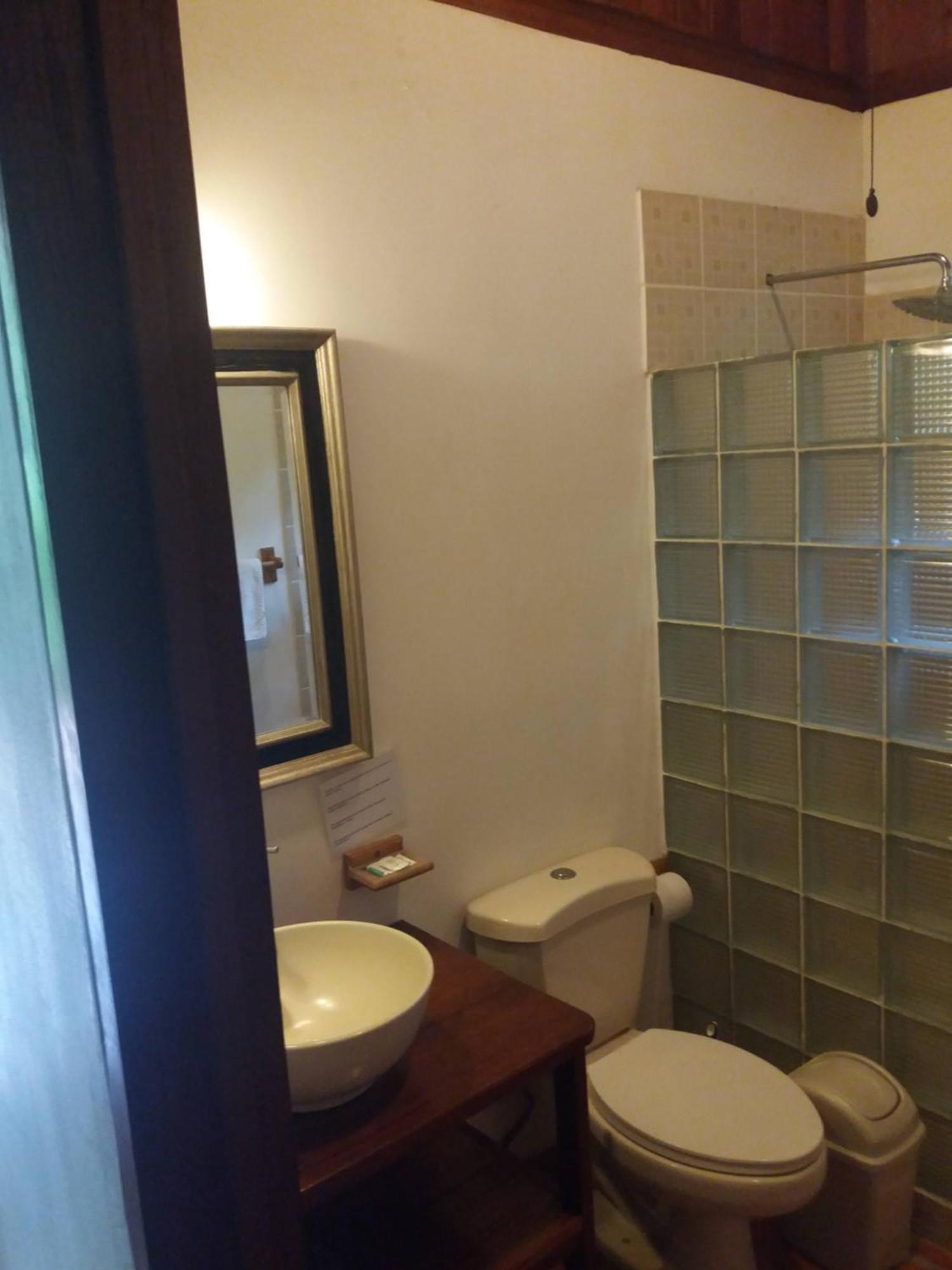 Los Delfines Lodge Puerto Viejo de Talamanca Экстерьер фото